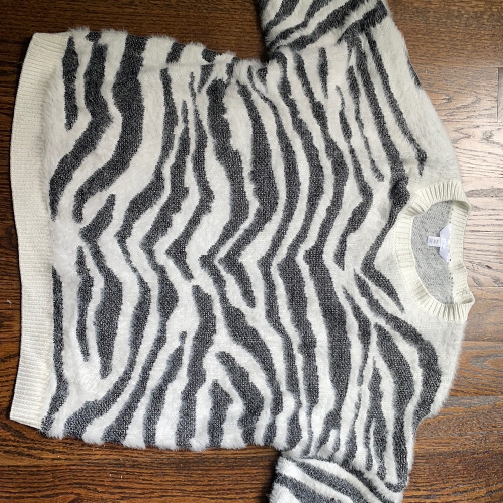 Zebra print Sweater!